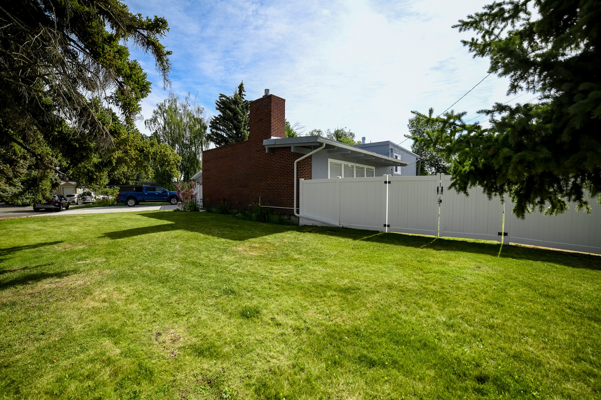 2225 Holly Court