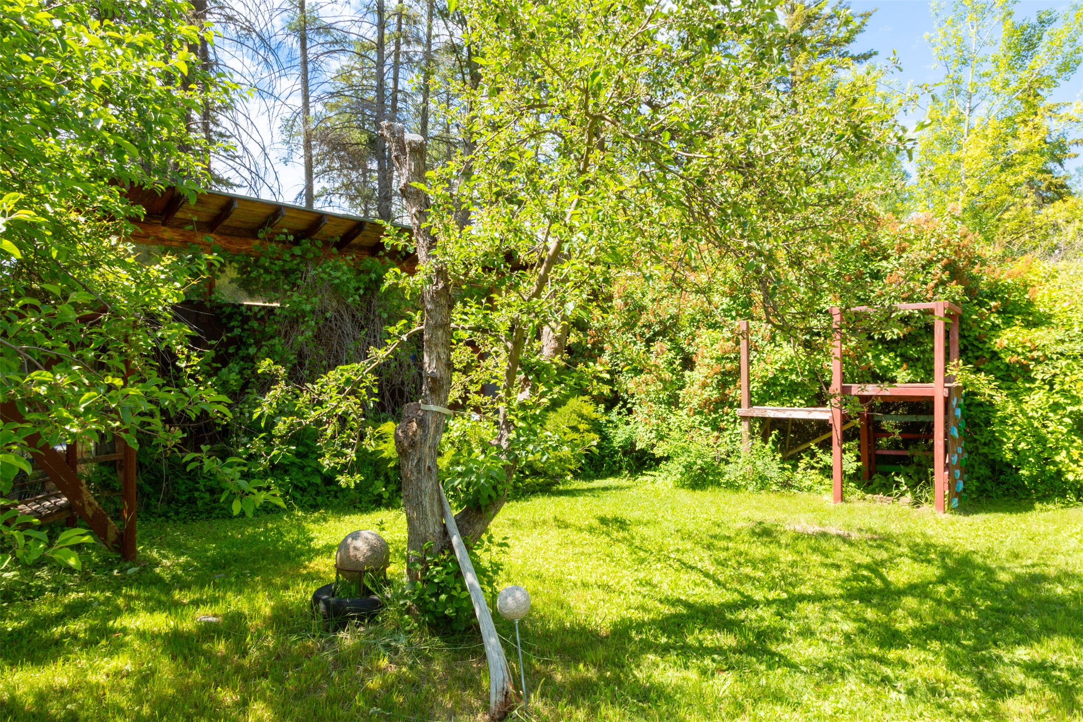 Bigfork, Montana 59911, United States, 3 Bedrooms Bedrooms, ,2 BathroomsBathrooms,Residential,Active,162628