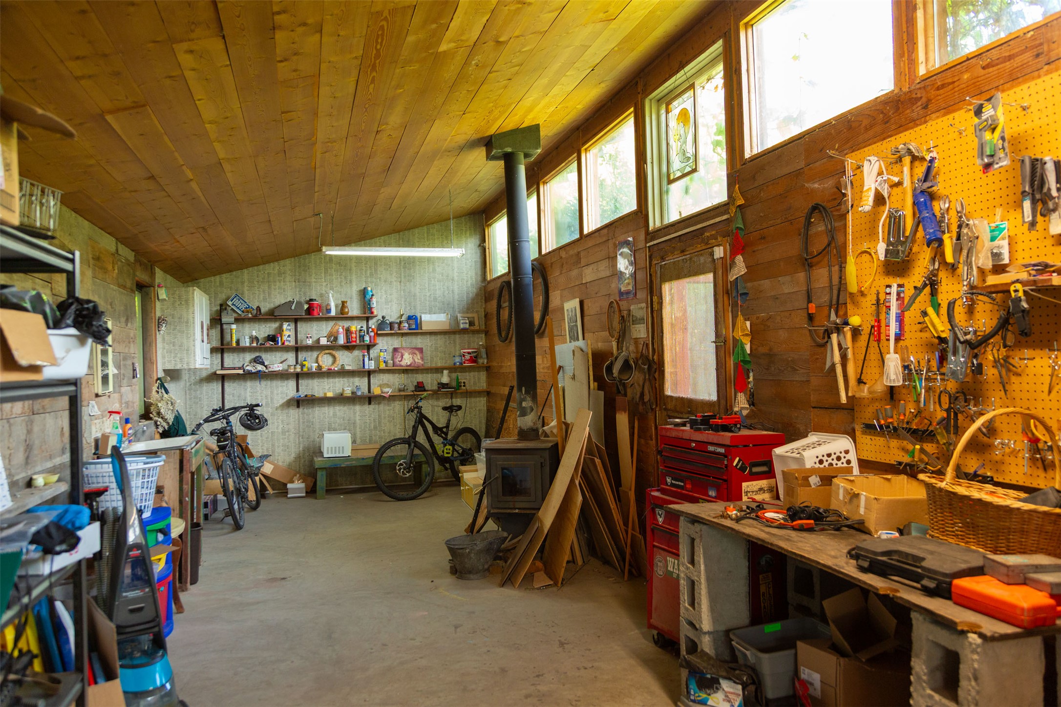 Bigfork, Montana 59911, United States, 3 Bedrooms Bedrooms, ,2 BathroomsBathrooms,Residential,Active,162628