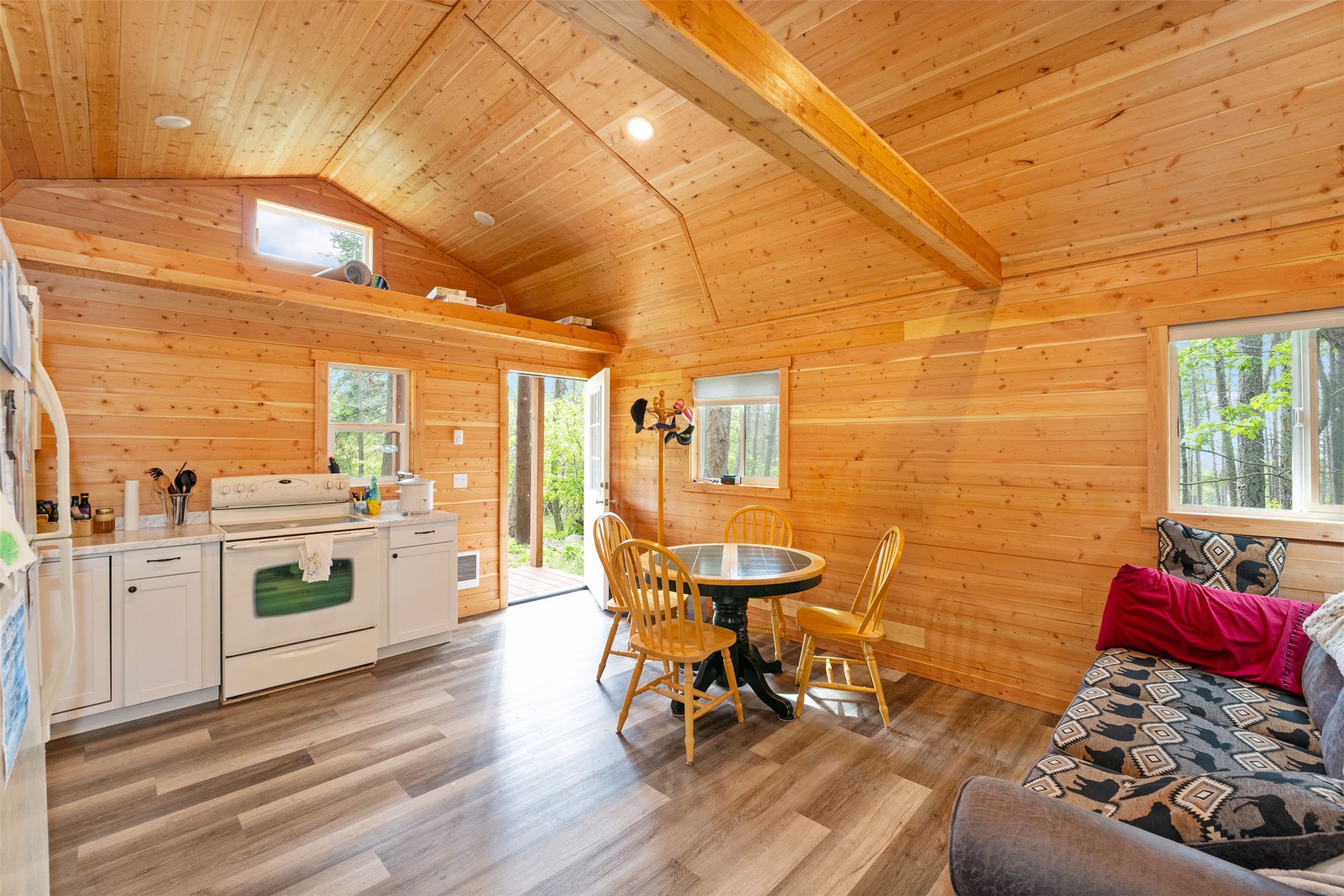 Bigfork, Montana 59911, United States, 3 Bedrooms Bedrooms, ,2 BathroomsBathrooms,Residential,Active,162628