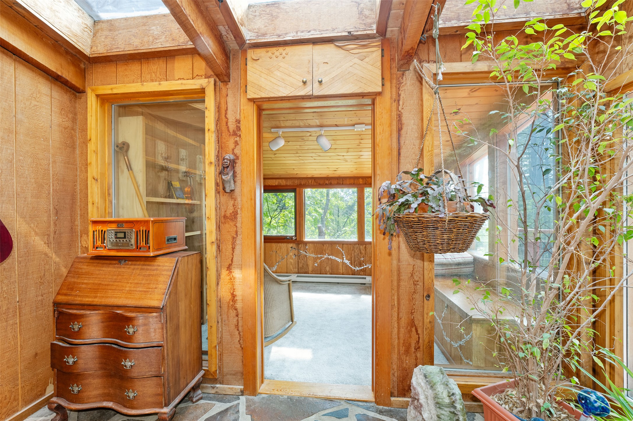 Bigfork, Montana 59911, United States, 3 Bedrooms Bedrooms, ,2 BathroomsBathrooms,Residential,Active,162628