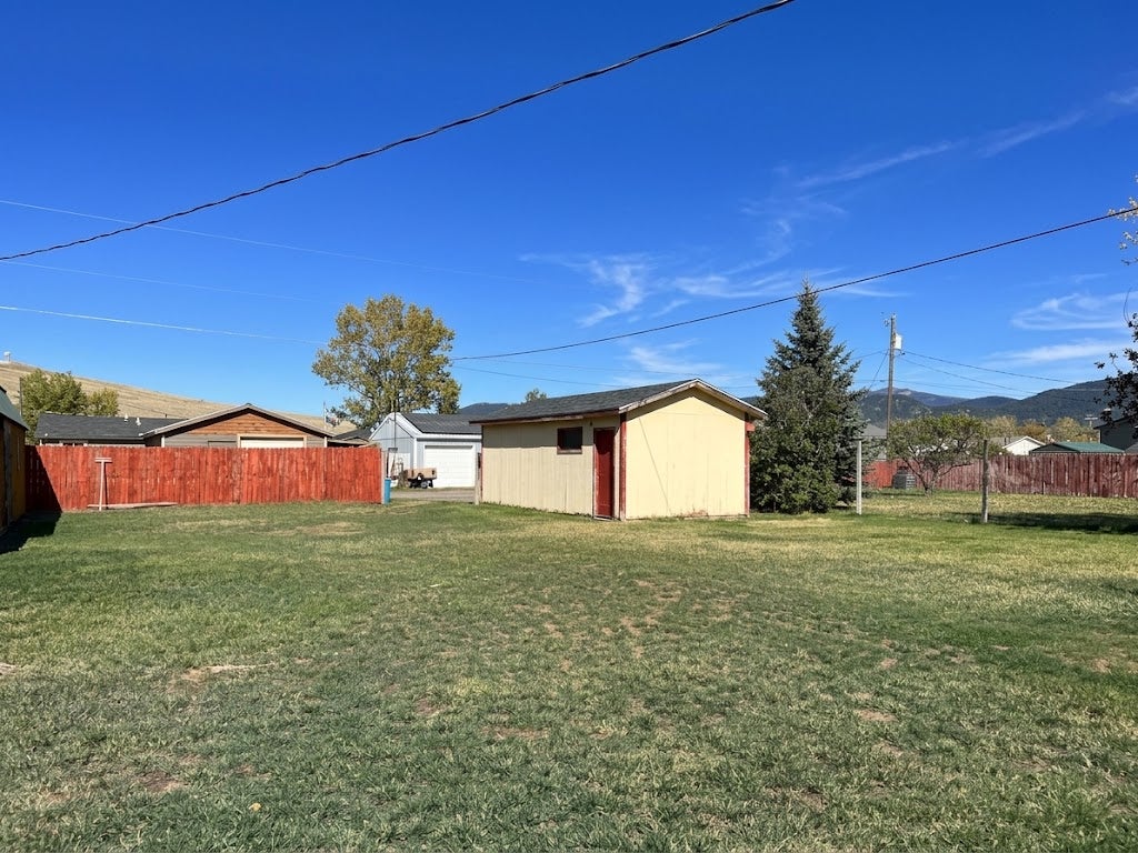 403 E Centennial Avenue