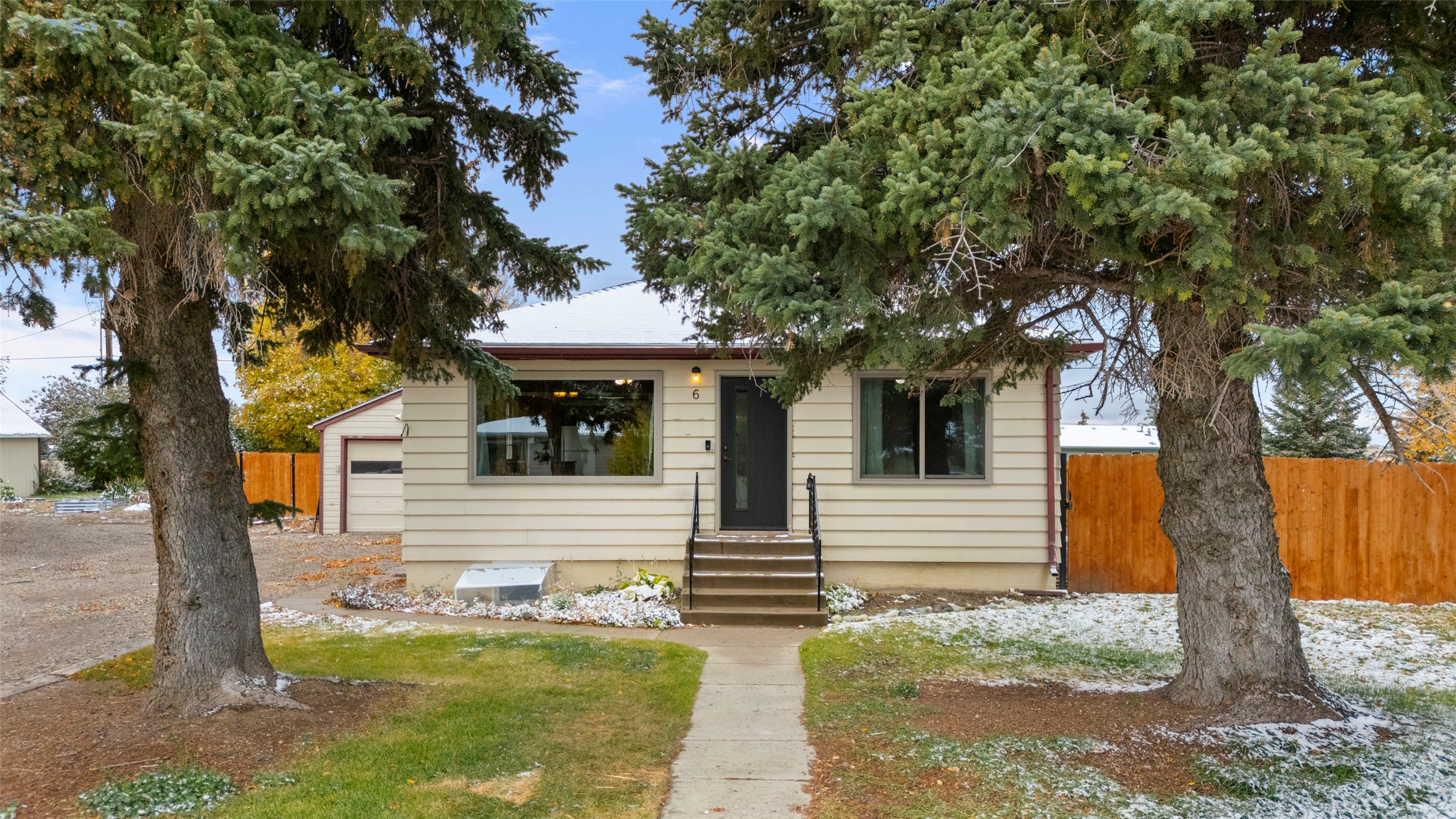 6 N Wisconsin Street