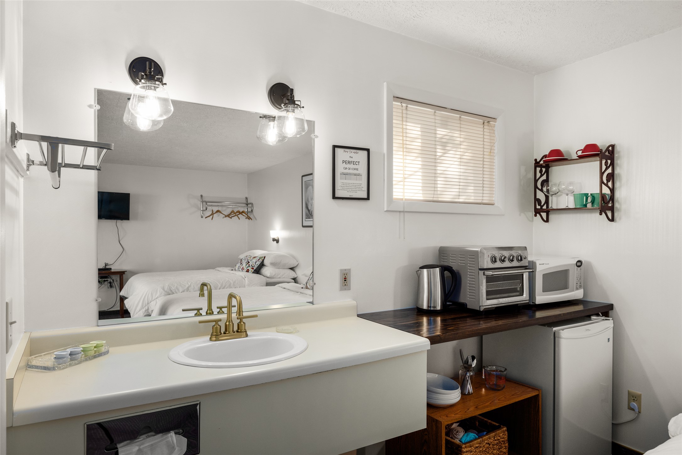 East Glacier Park, Montana 59434, United States, ,Commercial,Active,132835