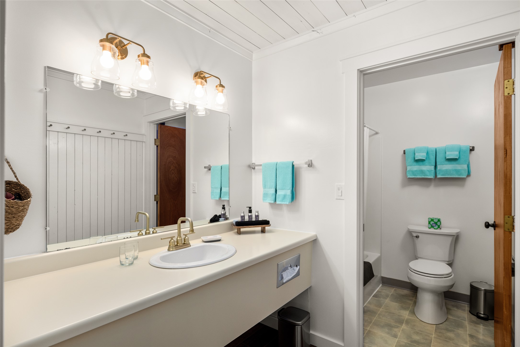 East Glacier Park, Montana 59434, United States, ,Commercial,Active,132835