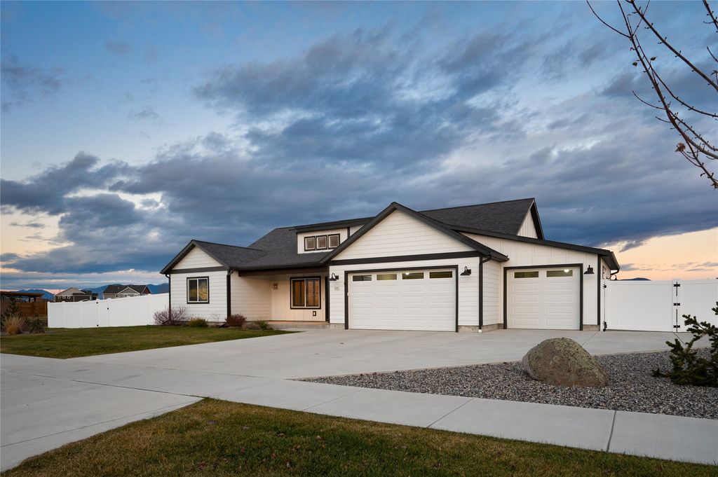 Photo of 915 Stewart Loop, Bozeman, MT 59718 (MLS # 30060969)