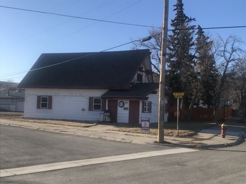 202 1st Street SE Shelby MT 59474