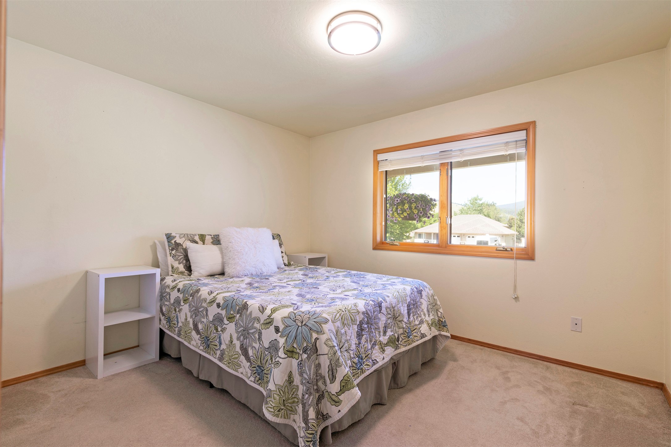 Missoula, Montana 59802, United States, 5 Bedrooms Bedrooms, ,3 BathroomsBathrooms,Residential,Pending,150492