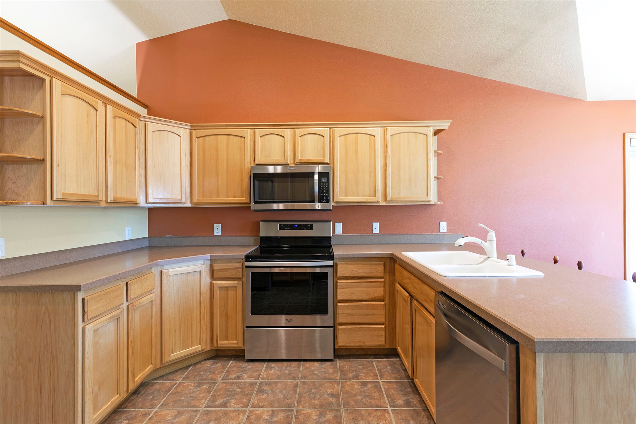 Missoula, Montana 59802, United States, 5 Bedrooms Bedrooms, ,3 BathroomsBathrooms,Residential,Pending,150492