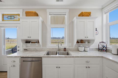 Tiny photo for 320 Mansion View Loop, Hamilton, MT 59840 (MLS # 30076705)