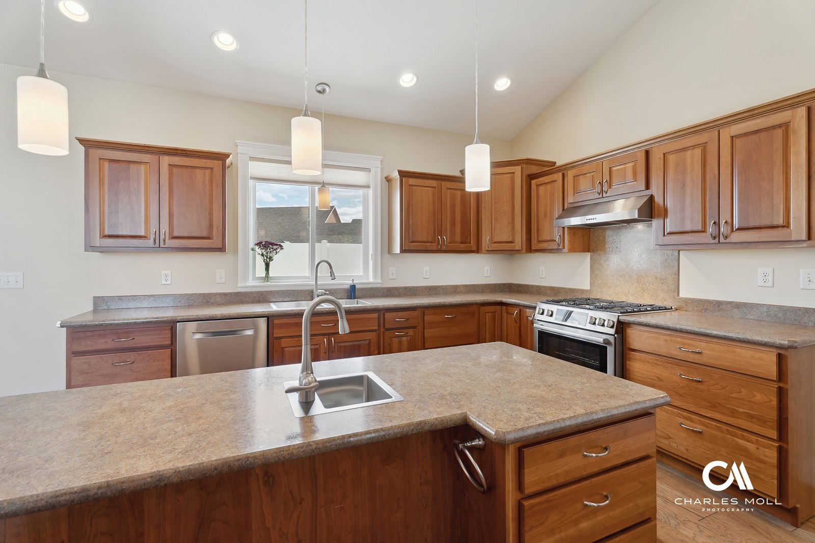 Helena, Montana 59602, United States, 3 Bedrooms Bedrooms, ,3 BathroomsBathrooms,Residential,Pending,128906