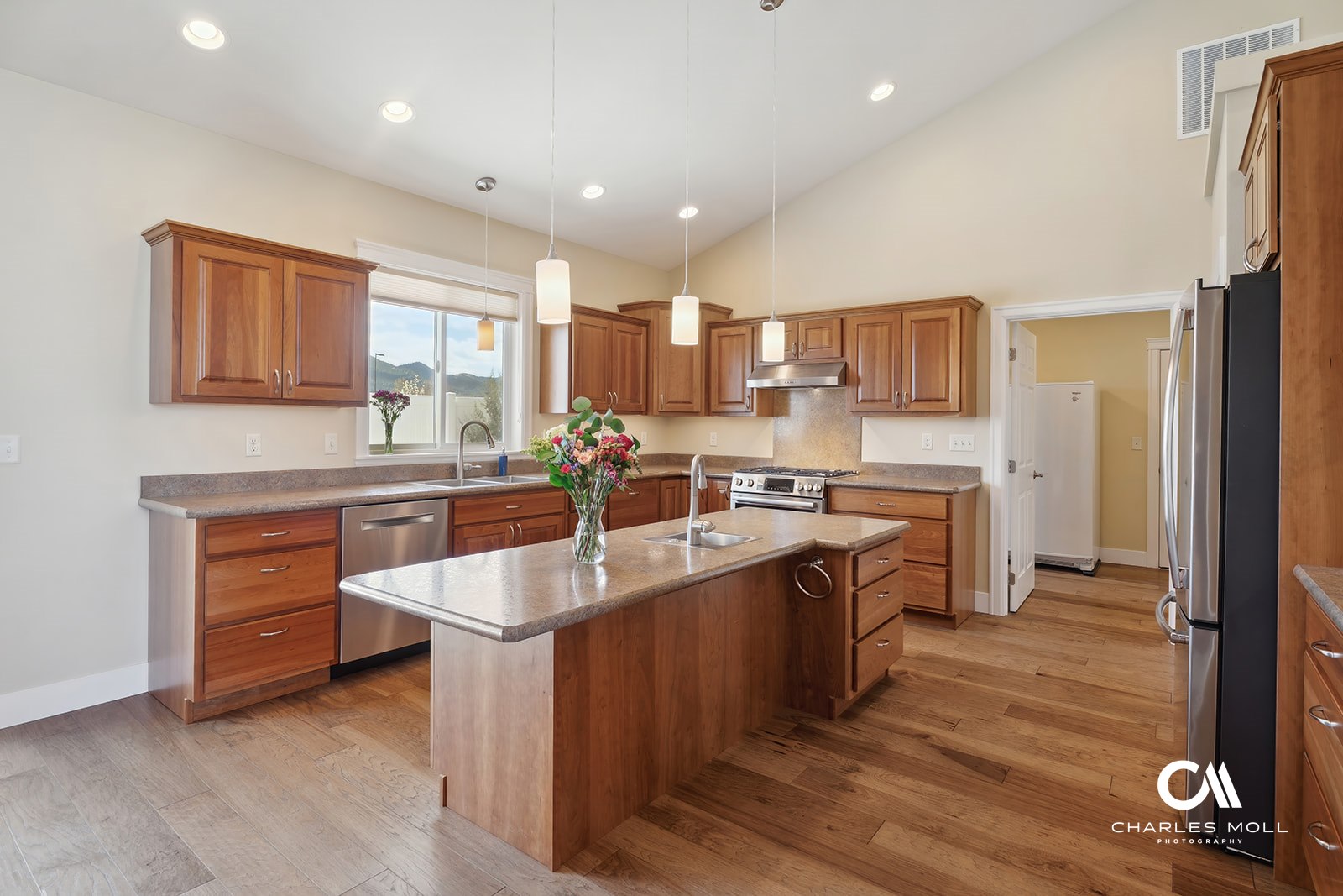 Helena, Montana 59602, United States, 3 Bedrooms Bedrooms, ,3 BathroomsBathrooms,Residential,Pending,128906