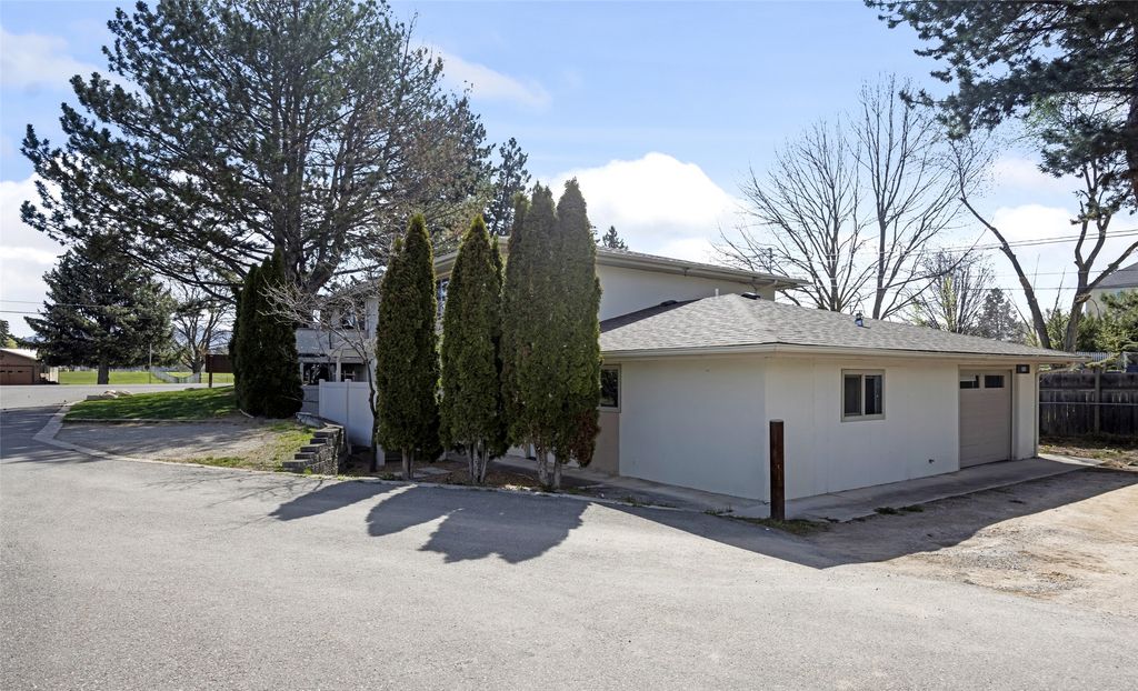 Photo of 1623 Clements Road, Missoula, MT 59804 (MLS # 30069162)