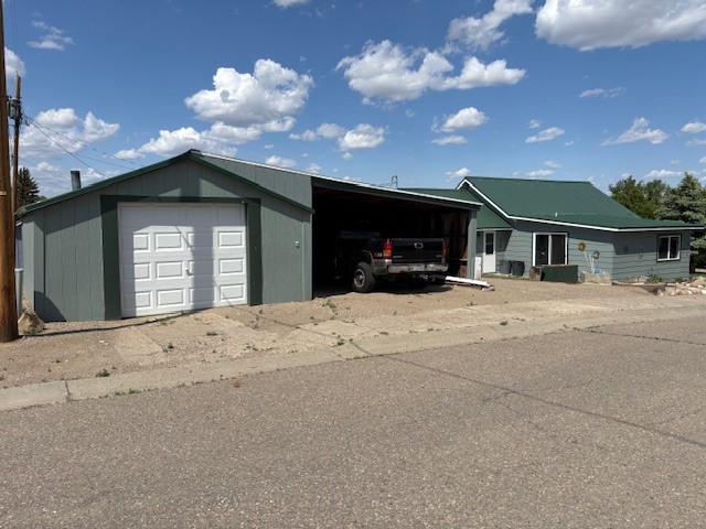 627 Cedar Avenue