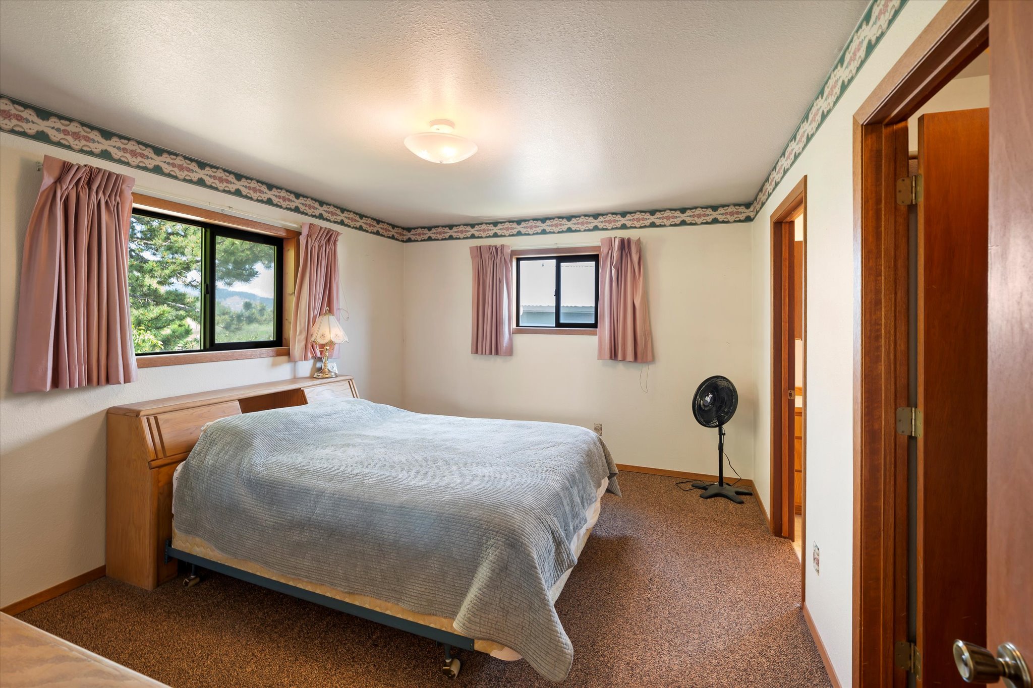 Kalispell, Montana 59901, United States, 5 Bedrooms Bedrooms, ,3 BathroomsBathrooms,Residential,Active,160207