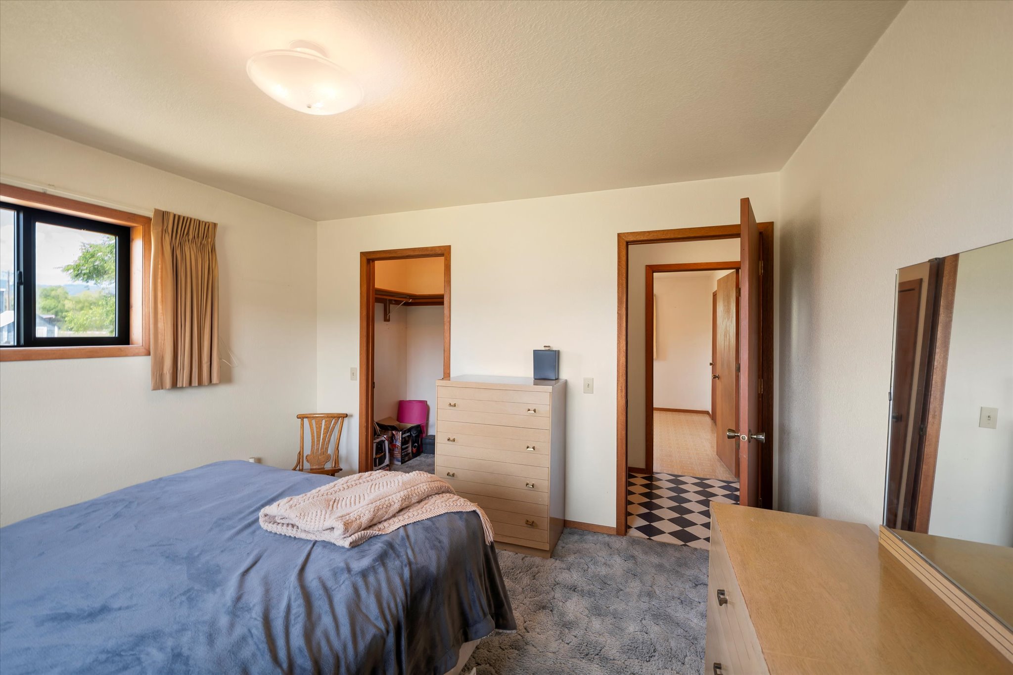 Kalispell, Montana 59901, United States, 5 Bedrooms Bedrooms, ,3 BathroomsBathrooms,Residential,Active,160207