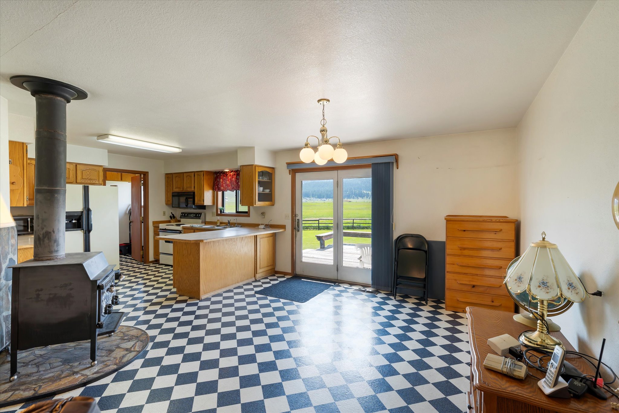 Kalispell, Montana 59901, United States, 5 Bedrooms Bedrooms, ,3 BathroomsBathrooms,Residential,Active,160207