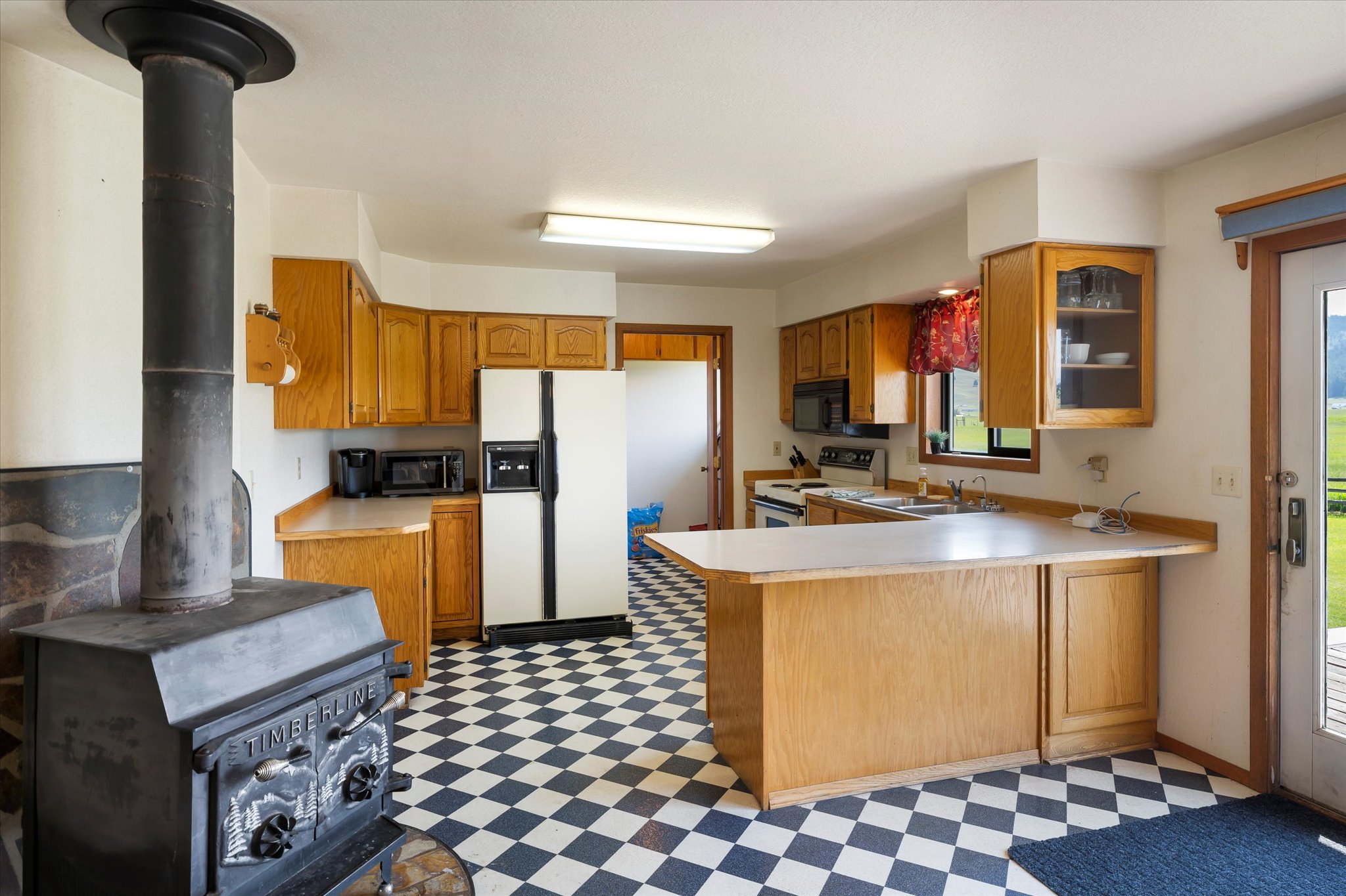 Kalispell, Montana 59901, United States, 5 Bedrooms Bedrooms, ,3 BathroomsBathrooms,Residential,Active,160207