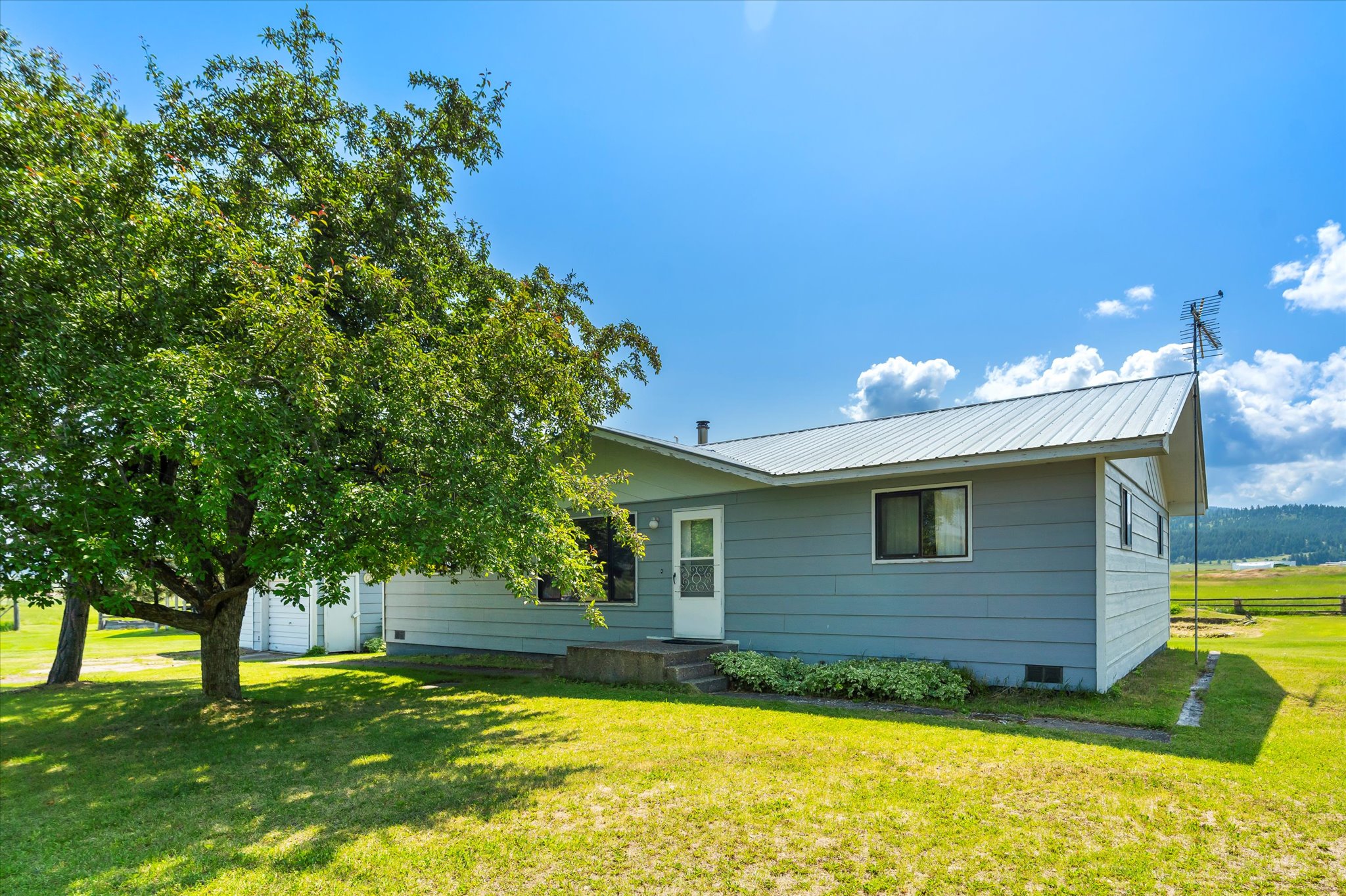 Kalispell, Montana 59901, United States, 5 Bedrooms Bedrooms, ,3 BathroomsBathrooms,Residential,Active,160207