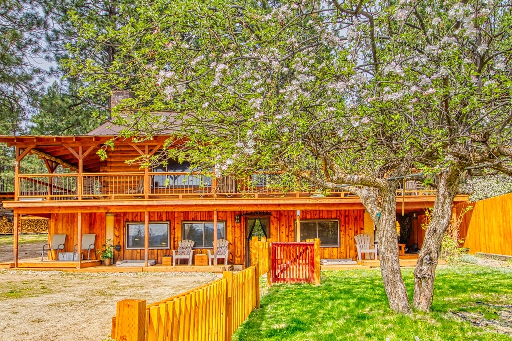Photo of 456 Blue Jay Lane, Hamilton, MT 59840 (MLS # 30074040)