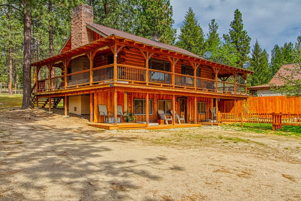 Photo of 456 Blue Jay Lane, Hamilton, MT 59840 (MLS # 30074040)