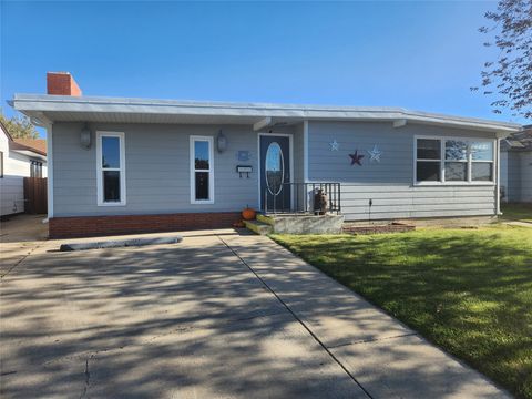 Photo of 327 7th Avenue SE, Cut Bank, MT 59427 (MLS # 30058151)