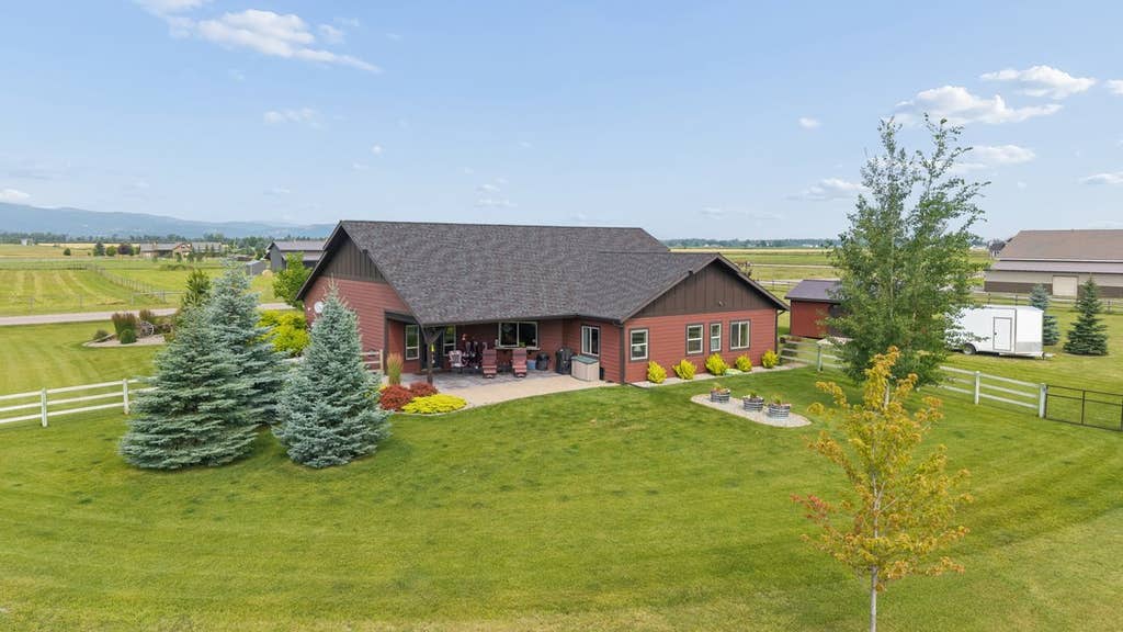 Photo of 1620 Moon Bow Loop, Kalispell, MT 59901 (MLS # 30074551)