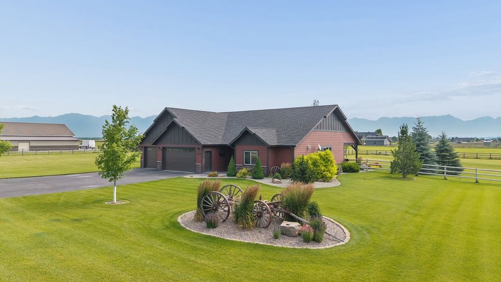 Photo of 1620 Moon Bow Loop, Kalispell, MT 59901 (MLS # 30074551)