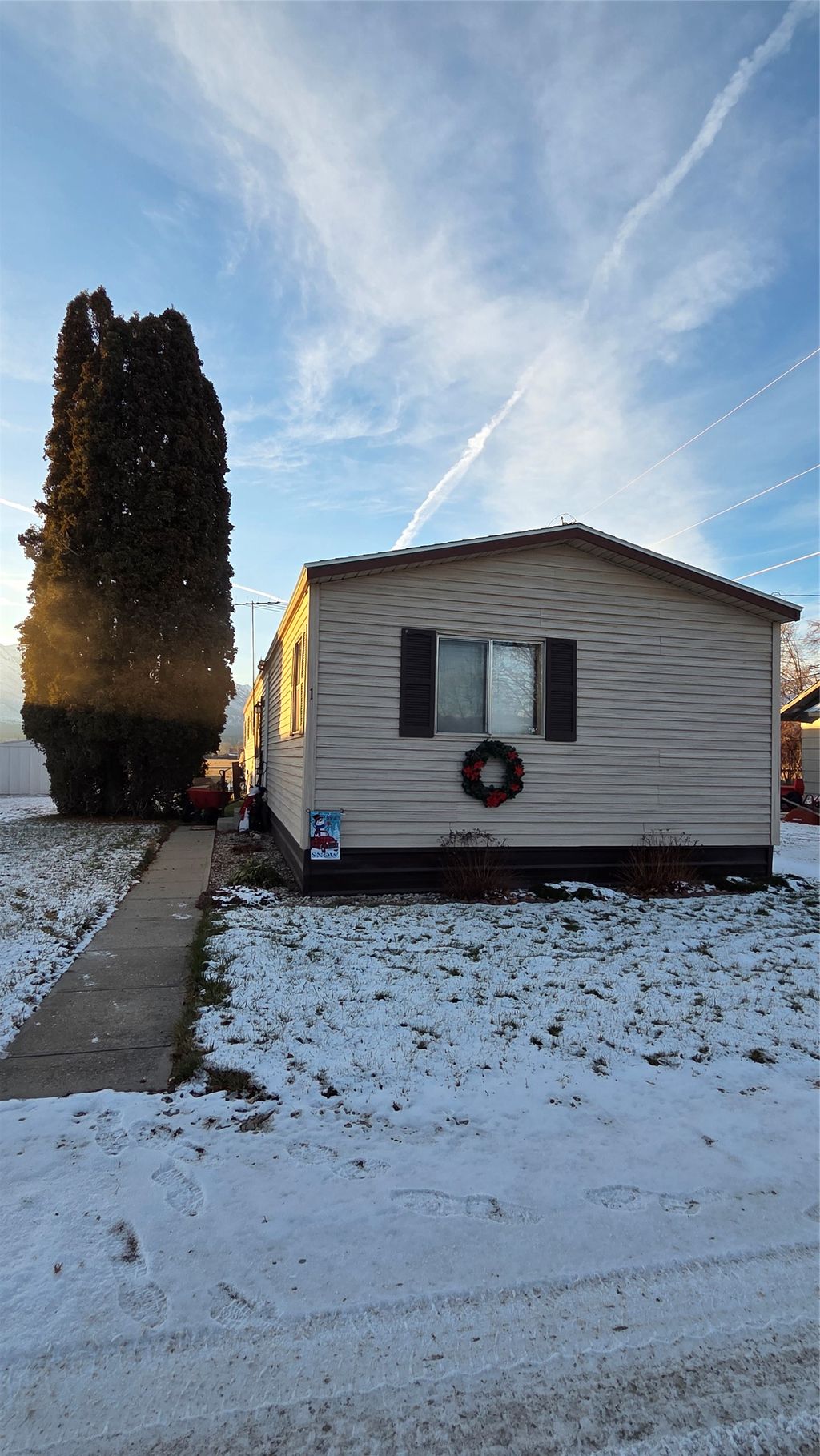 Photo of 737 Curdy's Cove Loop #1, Hamilton, MT 59840 (MLS # 30063392)