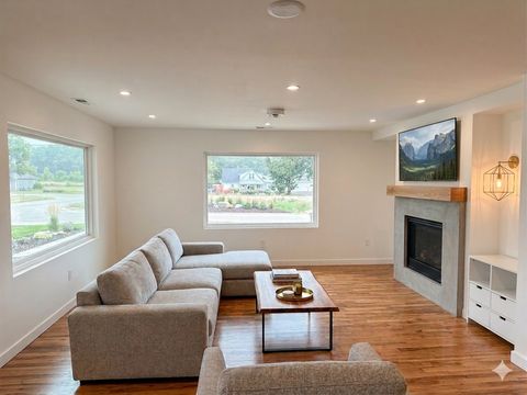 Tiny photo for 658 Us Highway 93 S, Hamilton, MT 59840 (MLS # 30070948)