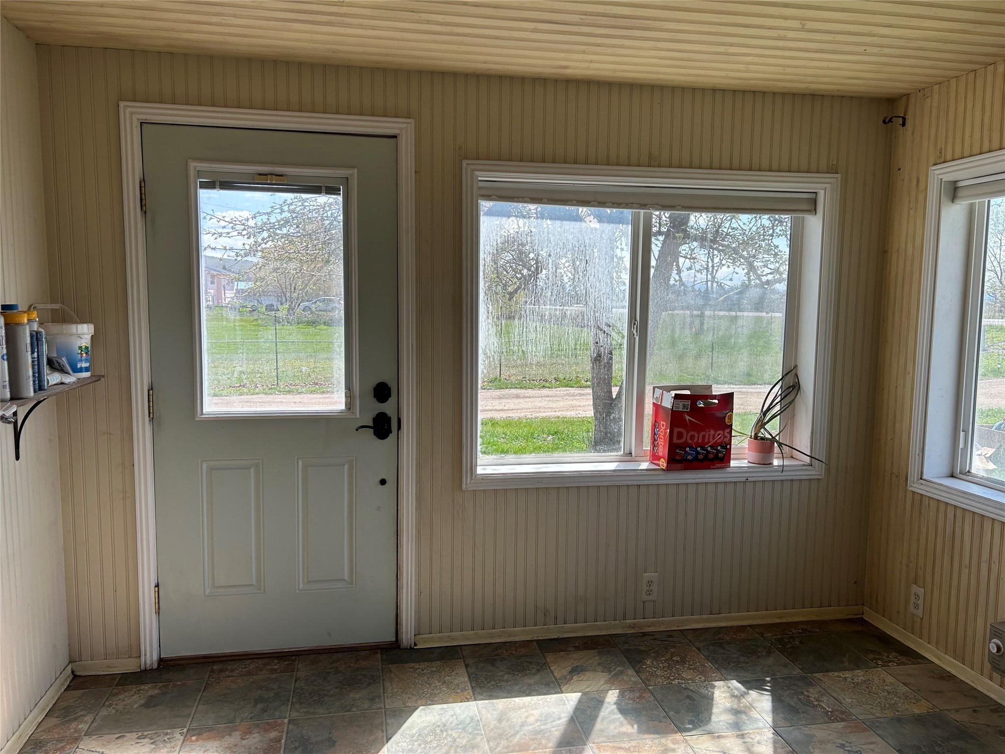 Frenchtown, Montana 59834, United States, 3 Bedrooms Bedrooms, ,2 BathroomsBathrooms,Residential,Active,199253