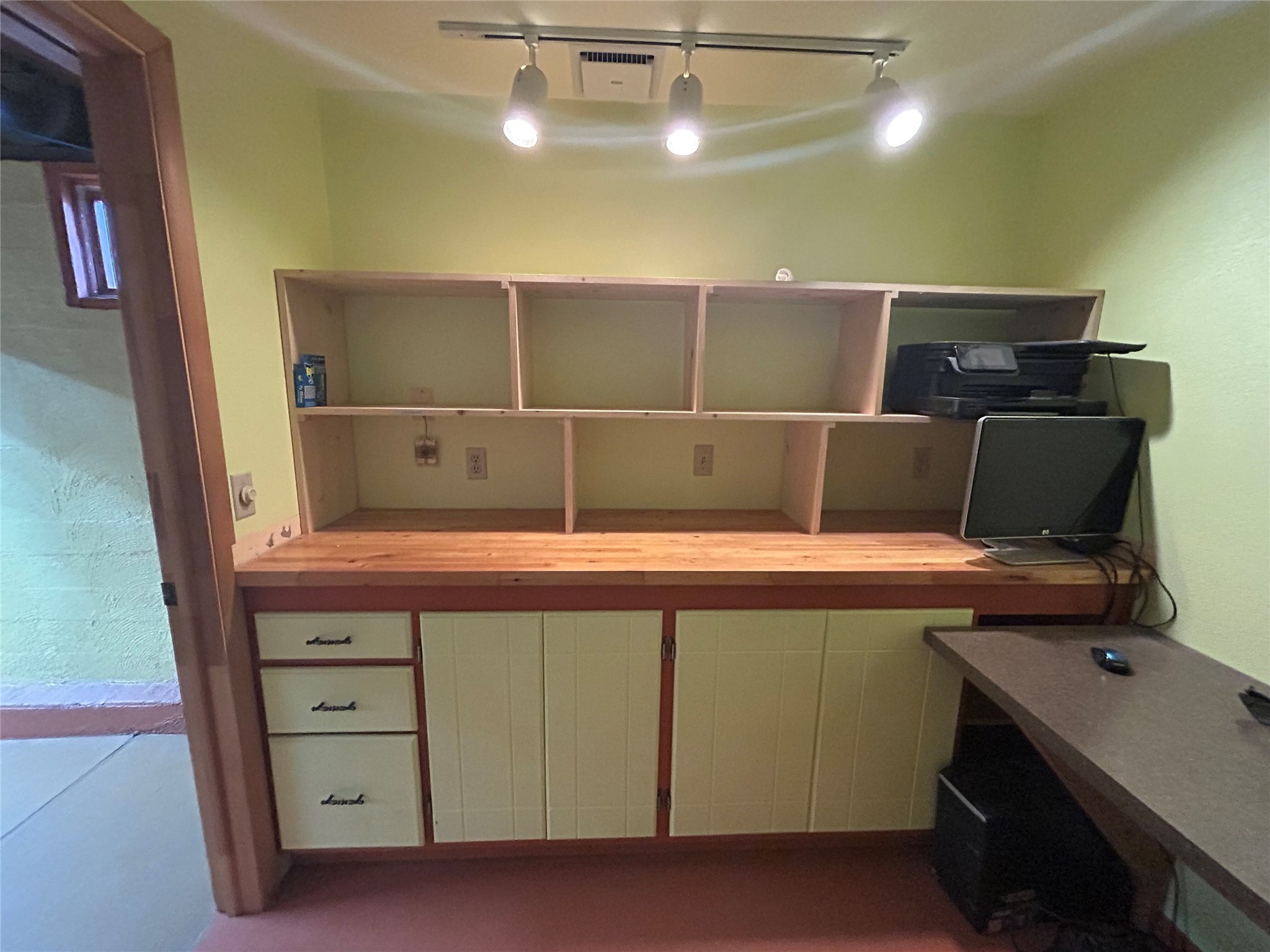 Frenchtown, Montana 59834, United States, 3 Bedrooms Bedrooms, ,2 BathroomsBathrooms,Residential,Active,199253