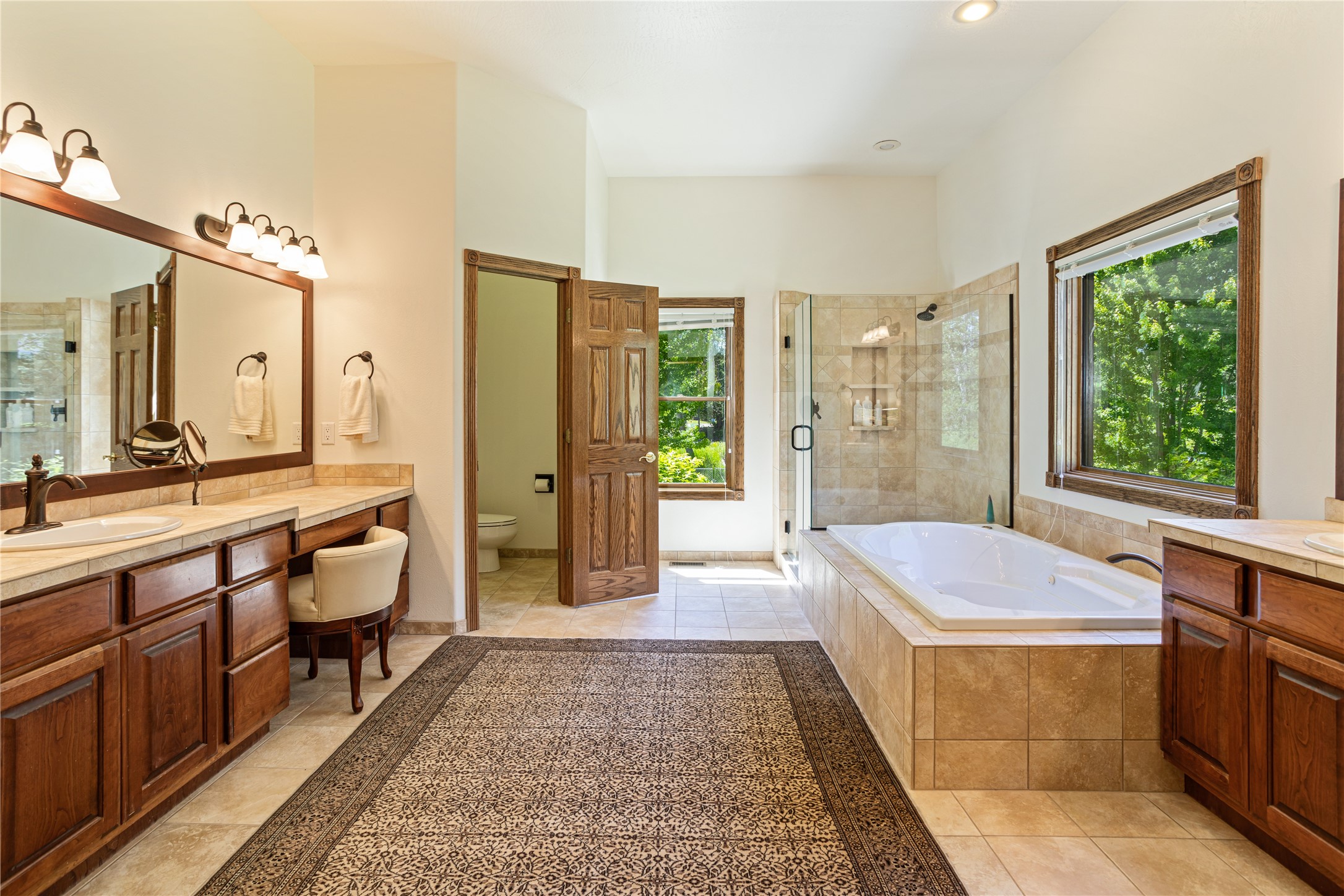 Lolo, Montana 59847, United States, 5 Bedrooms Bedrooms, ,5 BathroomsBathrooms,Residential,Active,67140