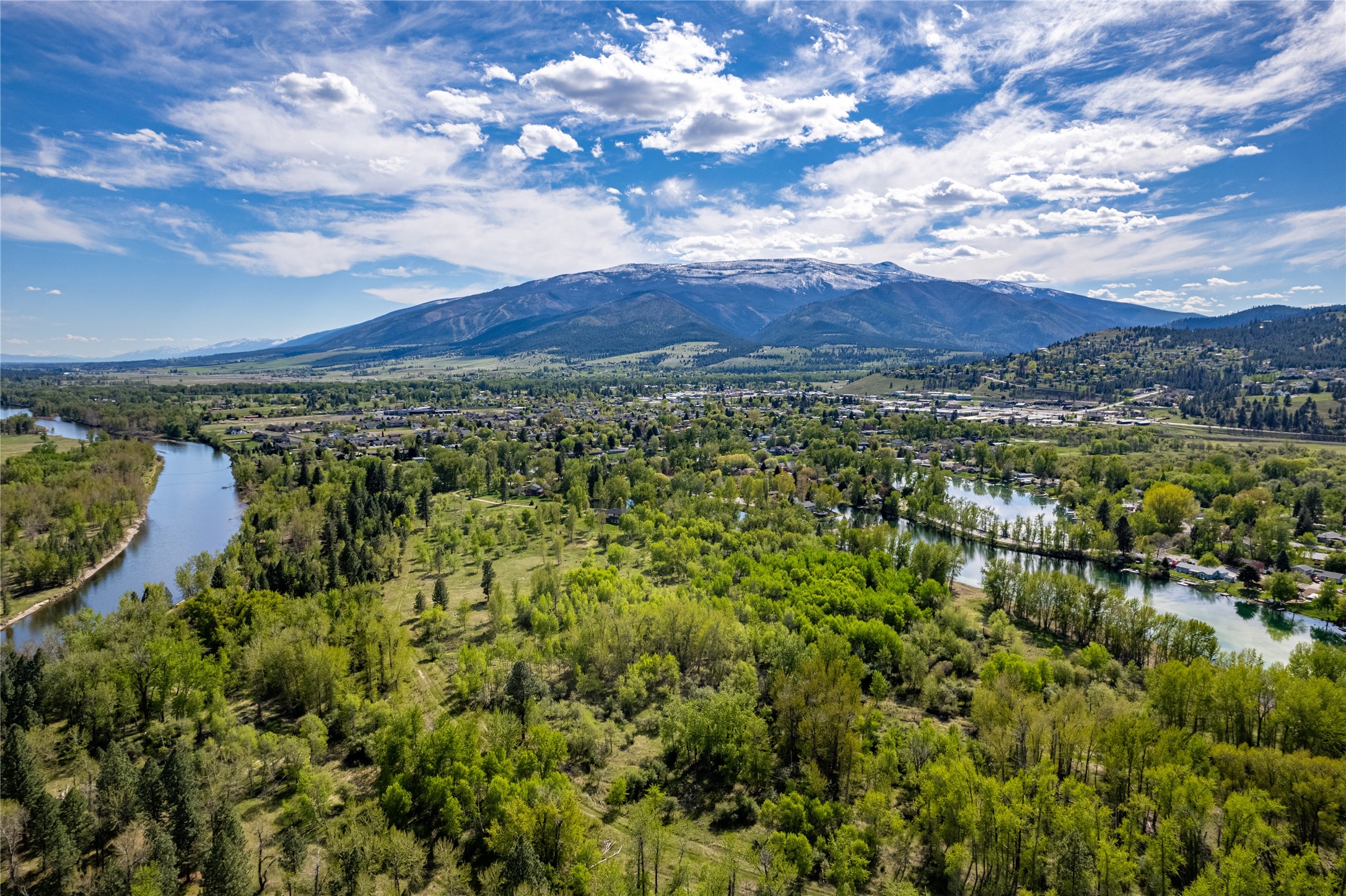 Lolo, Montana 59847, United States, 5 Bedrooms Bedrooms, ,5 BathroomsBathrooms,Residential,Active,67140