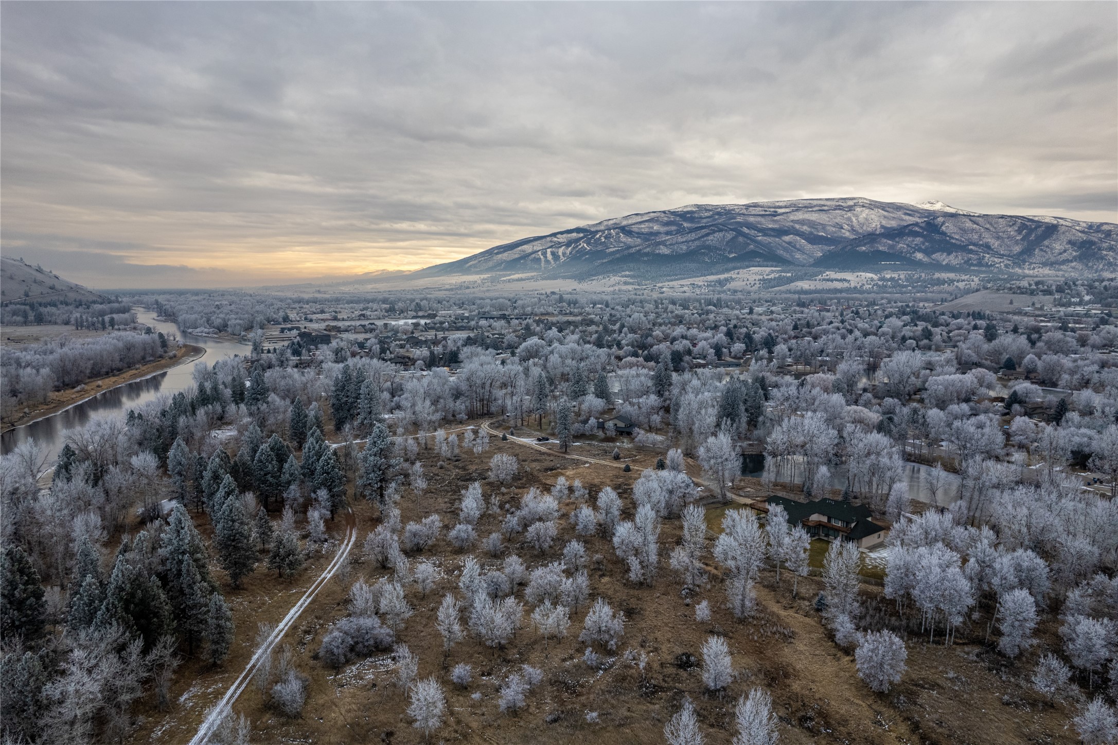 Lolo, Montana 59847, United States, 5 Bedrooms Bedrooms, ,5 BathroomsBathrooms,Residential,Active,67140