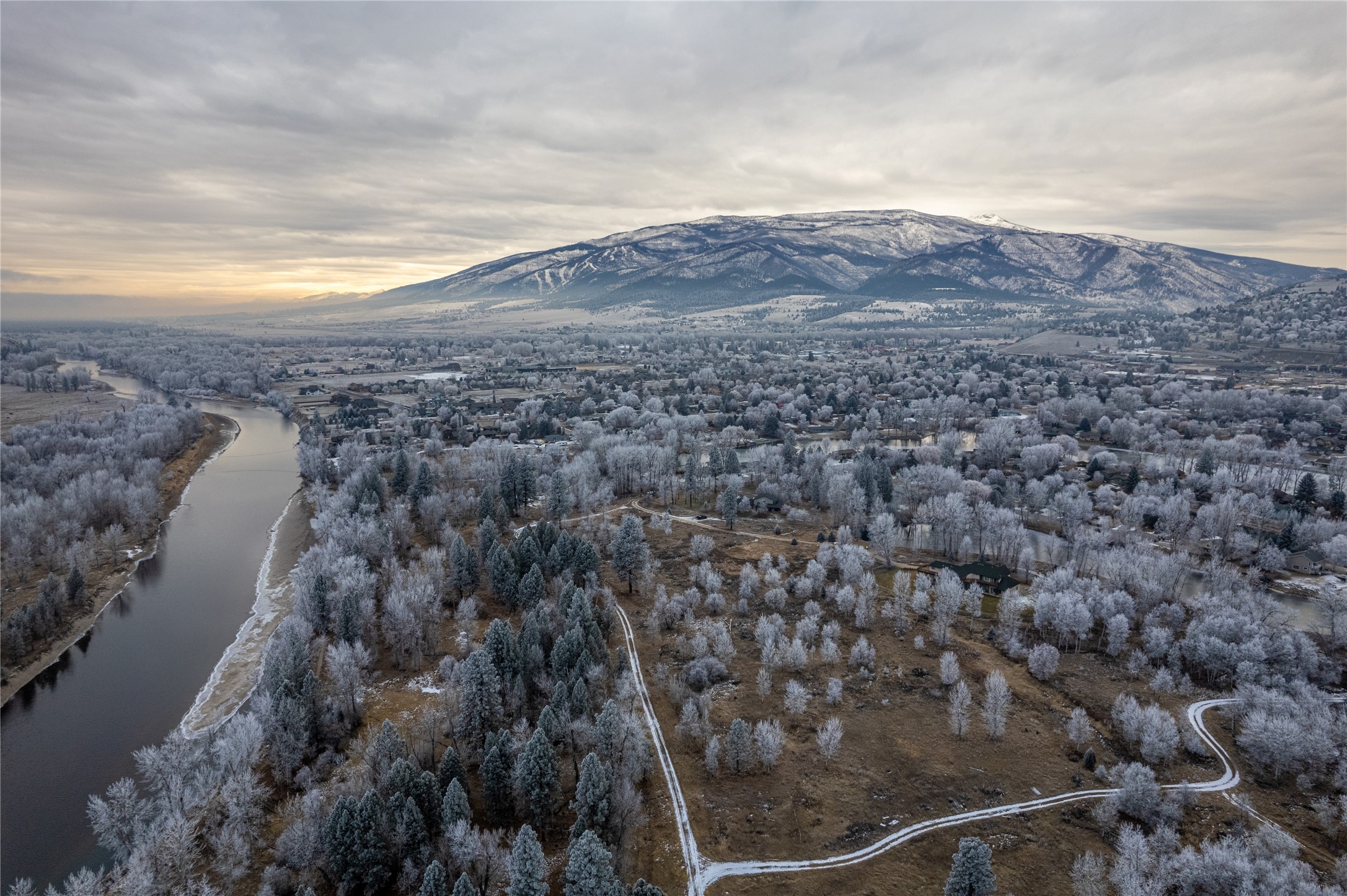 Lolo, Montana 59847, United States, 5 Bedrooms Bedrooms, ,5 BathroomsBathrooms,Residential,Active,67140