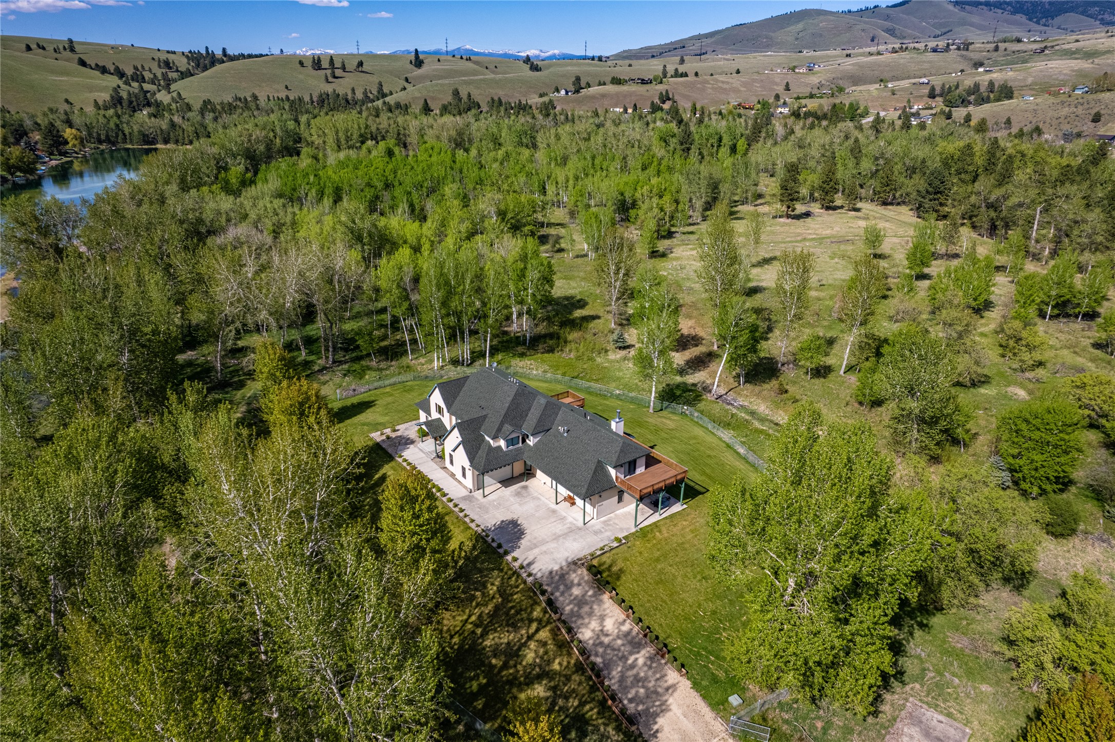 Lolo, Montana 59847, United States, 5 Bedrooms Bedrooms, ,5 BathroomsBathrooms,Residential,Active,67140