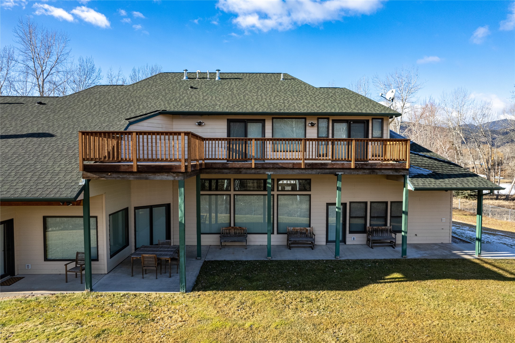 Lolo, Montana 59847, United States, 5 Bedrooms Bedrooms, ,5 BathroomsBathrooms,Residential,Active,67140