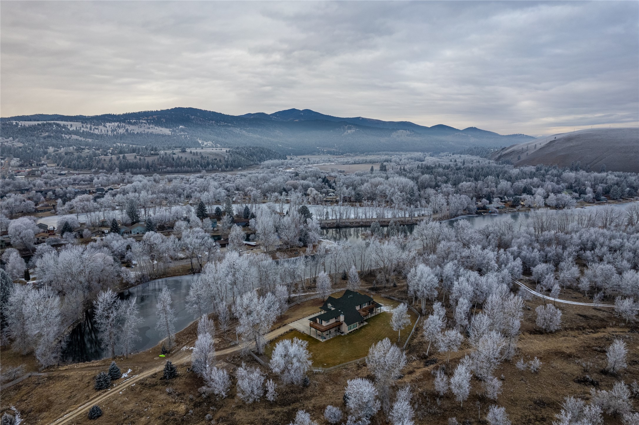 Lolo, Montana 59847, United States, 5 Bedrooms Bedrooms, ,5 BathroomsBathrooms,Residential,Active,67140