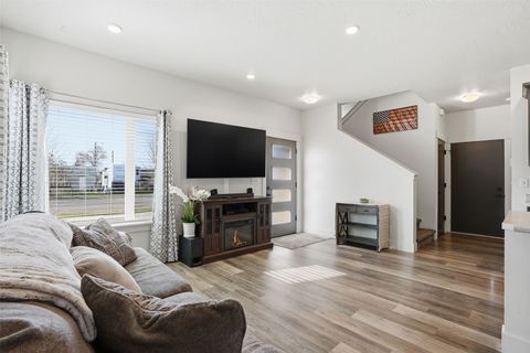 Tiny photo for 2044 Burlington Avenue #B, Missoula, MT 59801 (MLS # 30068325)