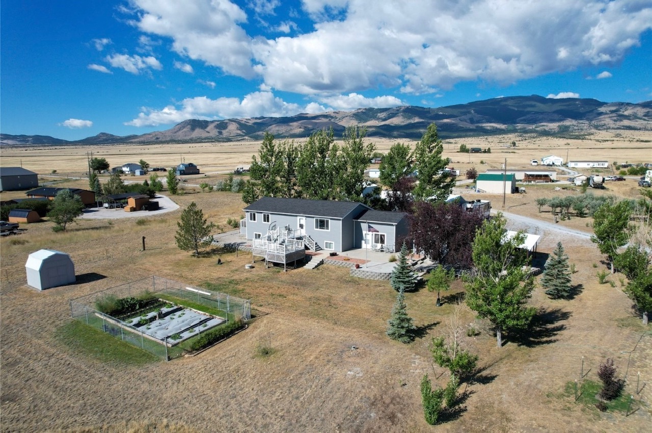 7 Strawberry Drive