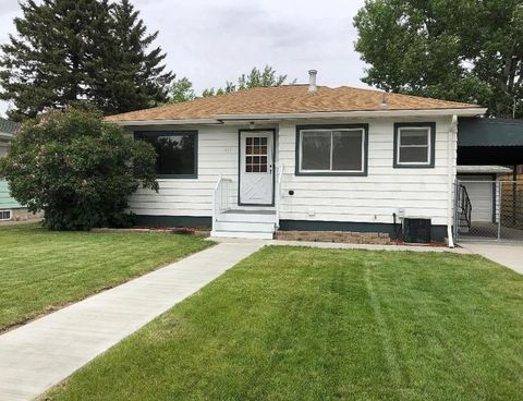 Photo of 1415 Sunnyside Avenue, Great Falls, MT 59405 (MLS # 30071580)