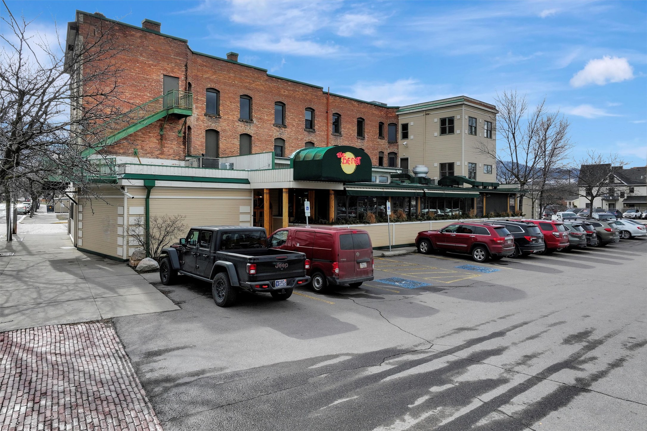 201 W Railroad Street