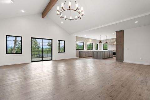 166 Blacktail Loop Lakeside MT 59922