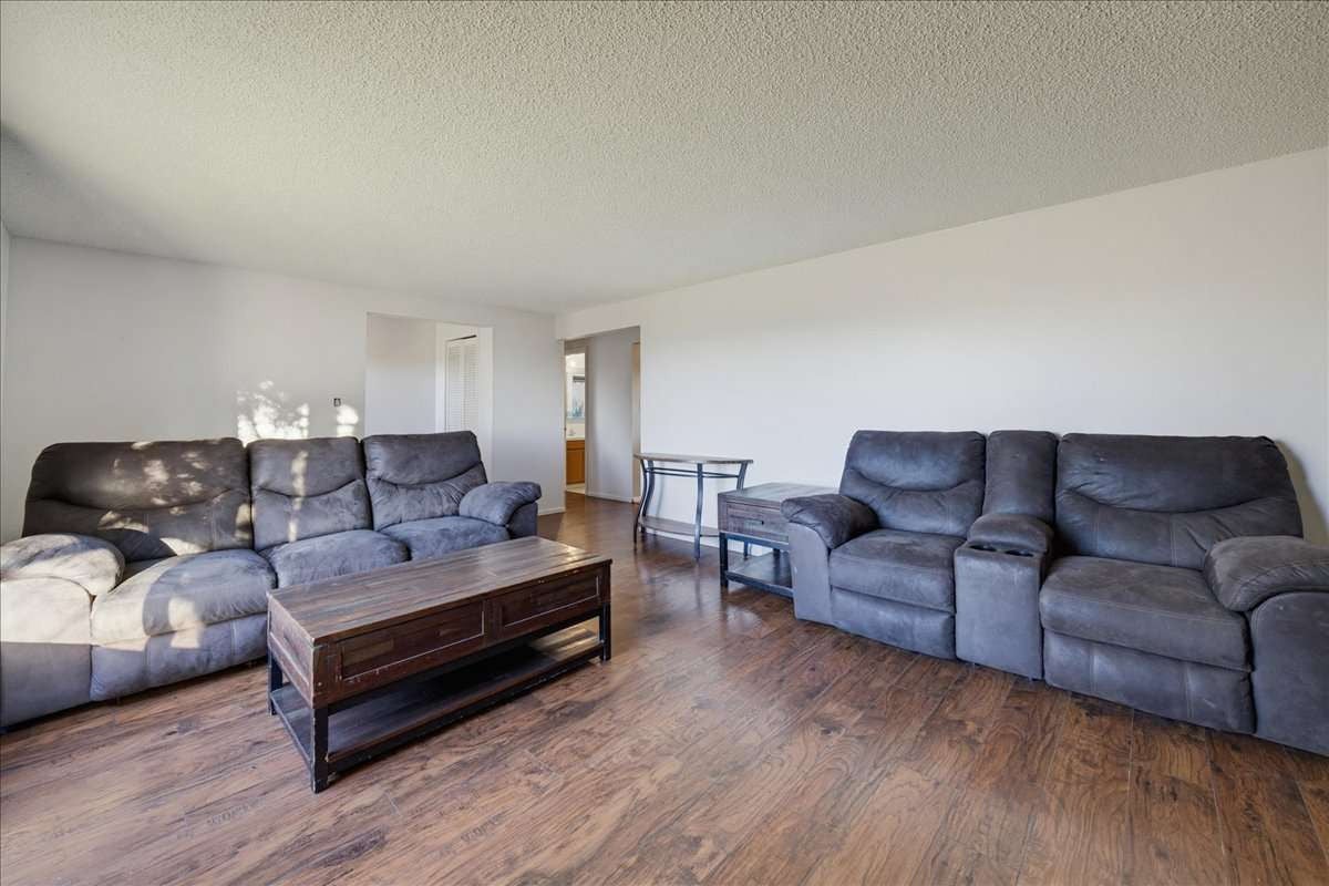 513 Skyline Drive NE