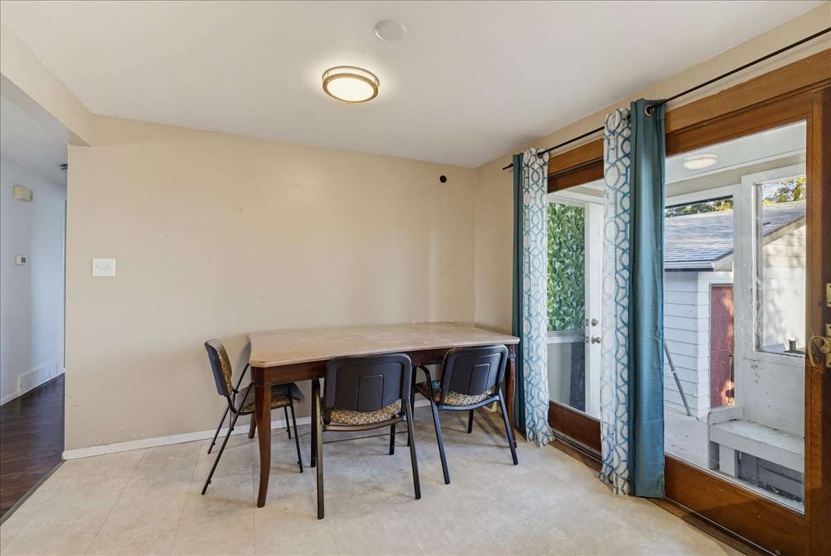 513 Skyline Drive NE