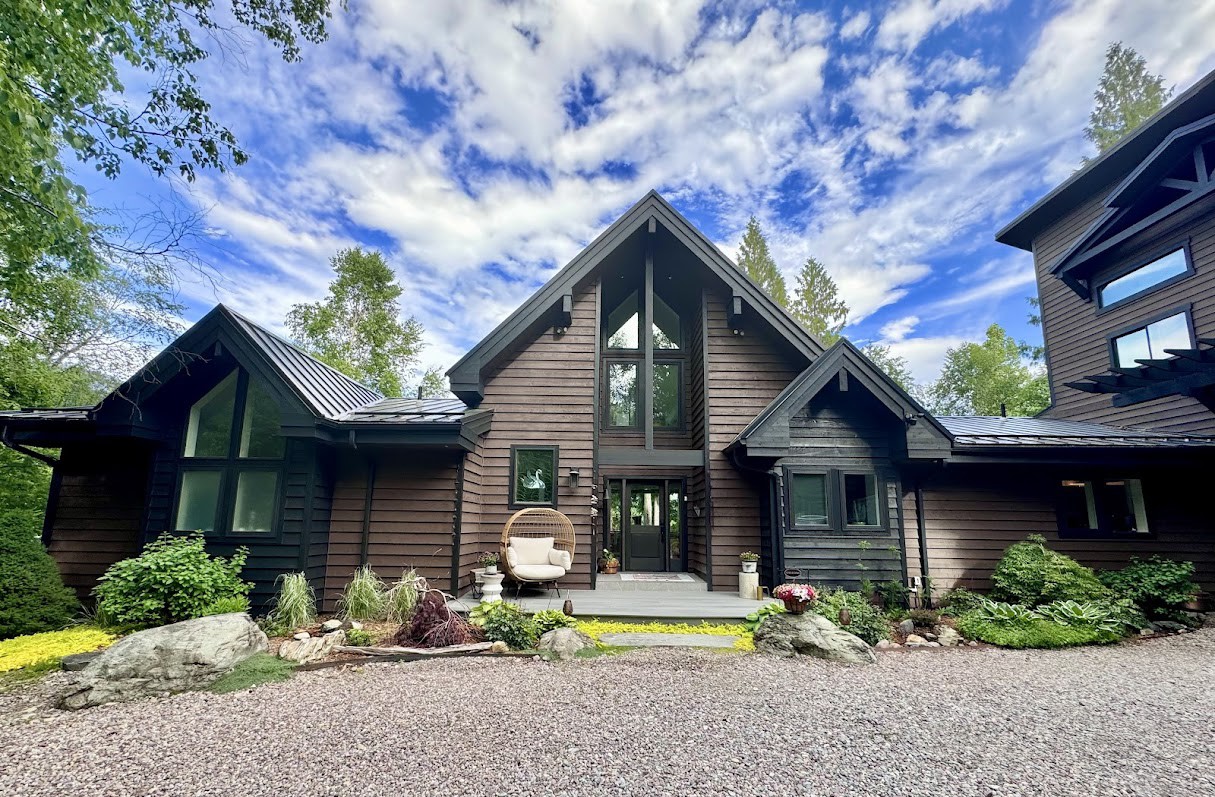 17562 W Swan Shores Road