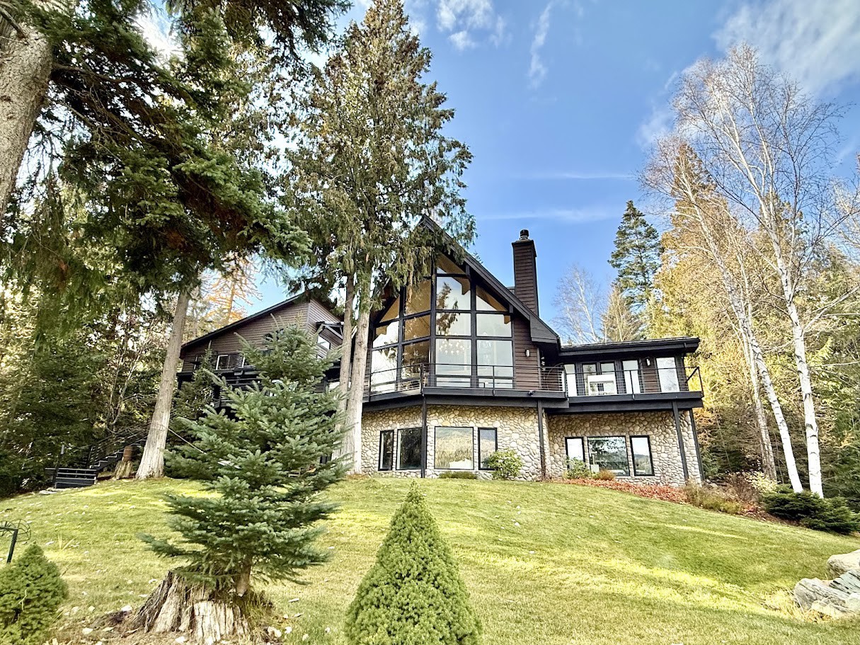 17562 W Swan Shores Road