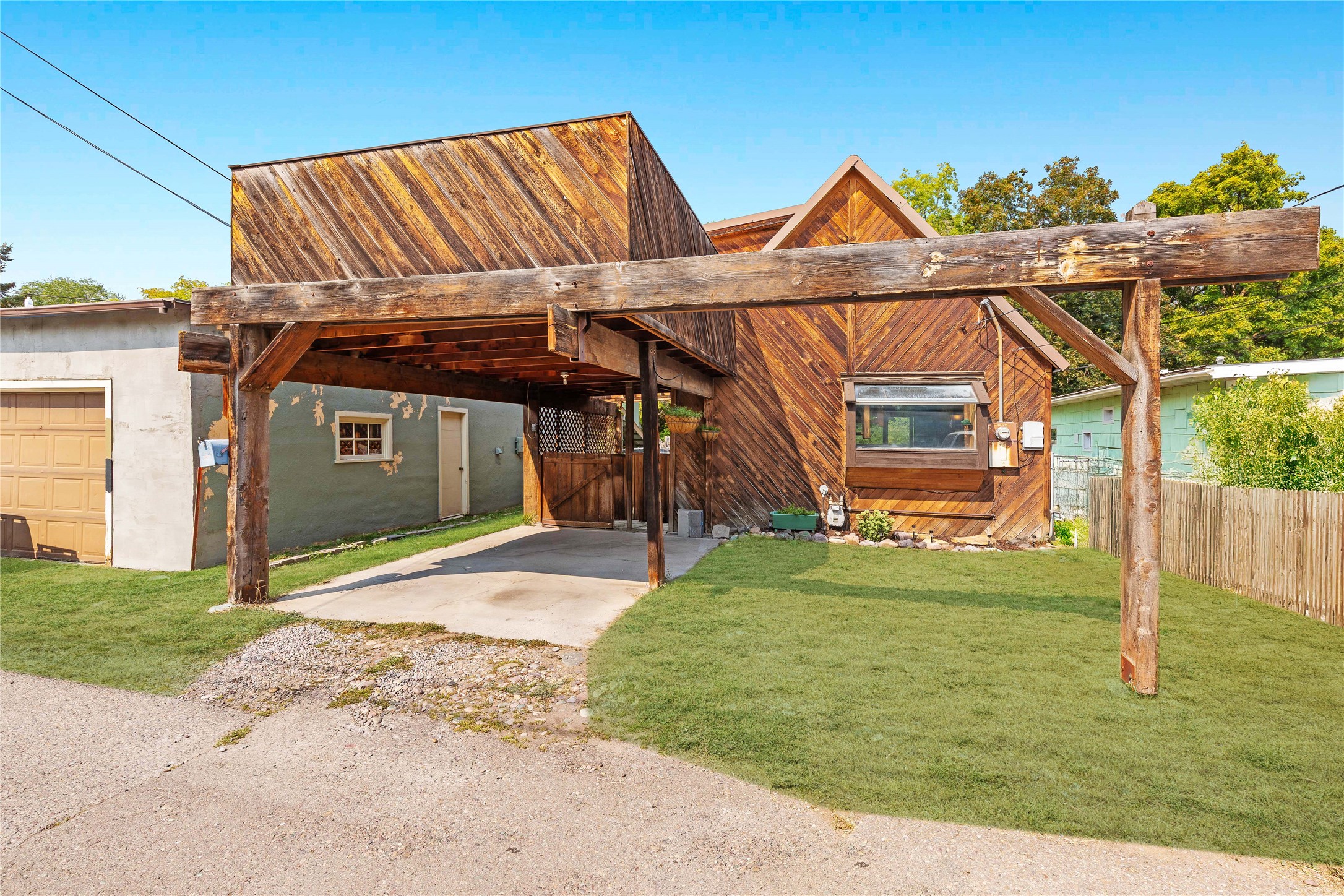 Missoula, Montana 59801, United States, 1 Bedroom Bedrooms, ,1 BathroomBathrooms,Residential,Pending,207536