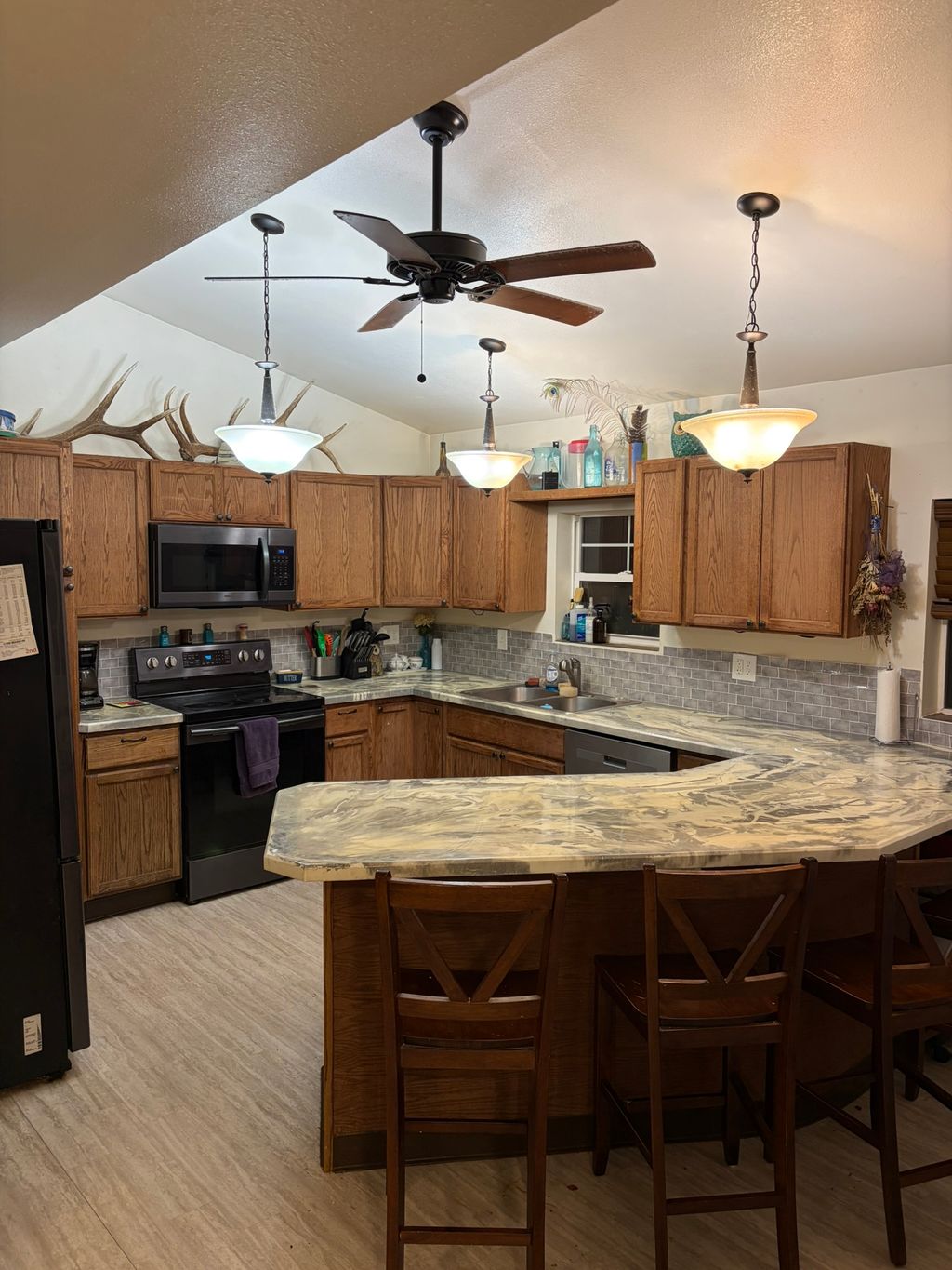 Photo of 122 E Richland Avenue, Shelby, MT 59474 (MLS # 30066495)